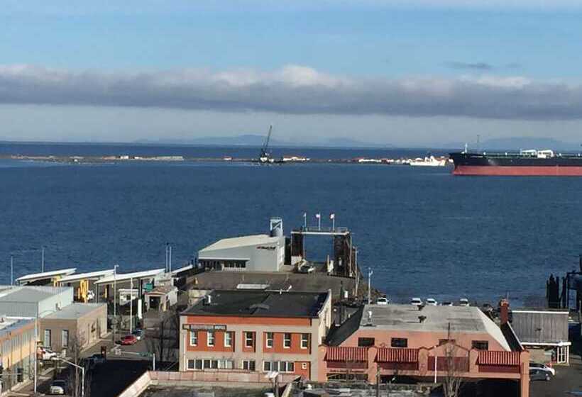 בית מלון כפרי Port Angeles Inn