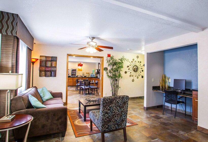 בית מלון כפרי Quality Inn & Suites Ankenydes Moines