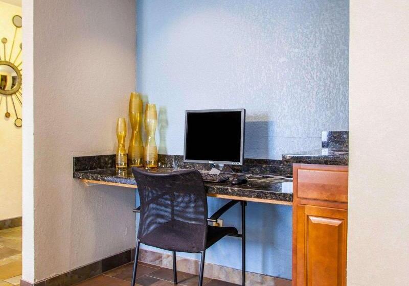 בית מלון כפרי Quality Inn & Suites Ankenydes Moines