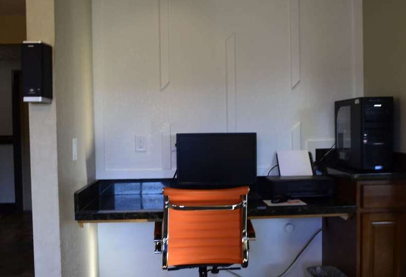 בית מלון כפרי Quality Inn & Suites Ankenydes Moines