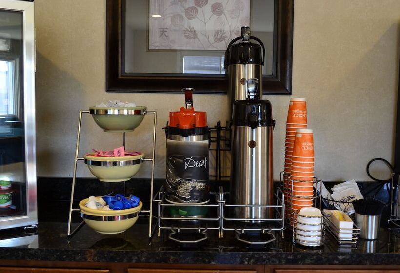 هتل Quality Inn & Suites Ankenydes Moines