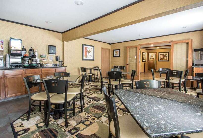 فندق Quality Inn & Suites Decorah