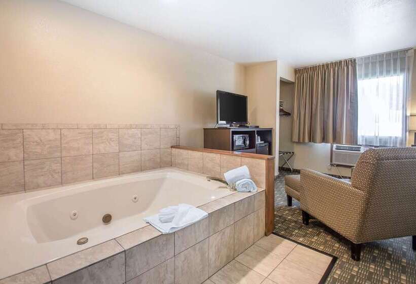 فندق Quality Inn & Suites Decorah