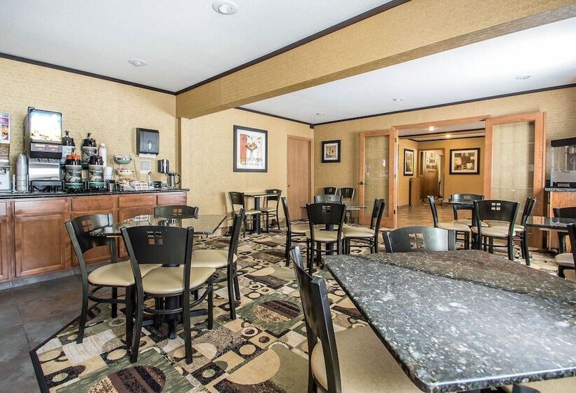 فندق Quality Inn & Suites Decorah