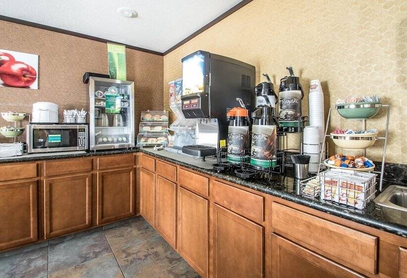 فندق Quality Inn & Suites Decorah