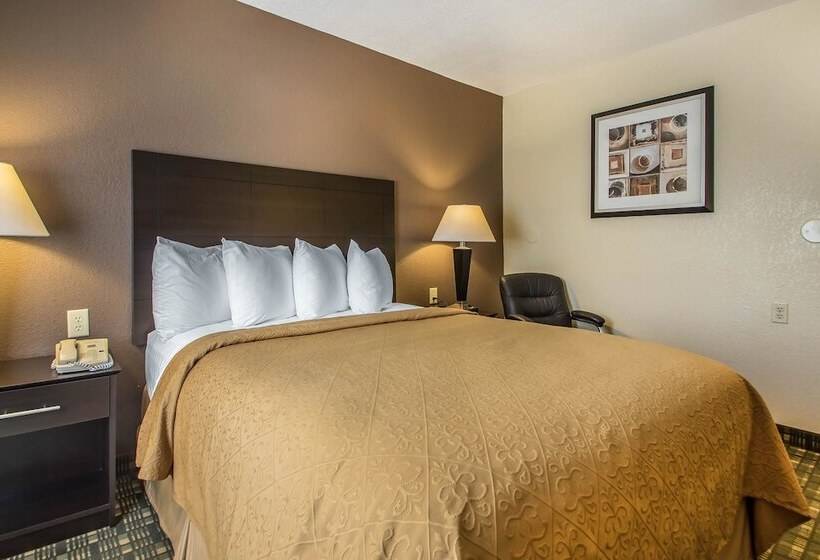 فندق Quality Inn & Suites Decorah