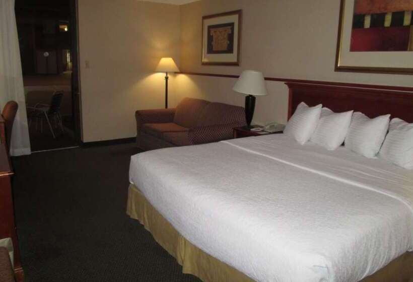 فندق Ramada By Wyndham Alpena