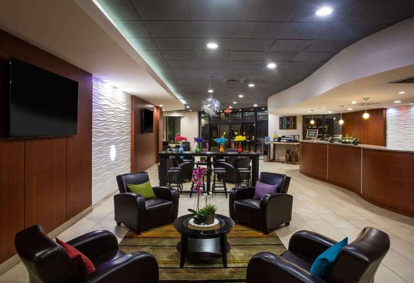 בית מלון כפרי Ramada By Wyndham Statesville