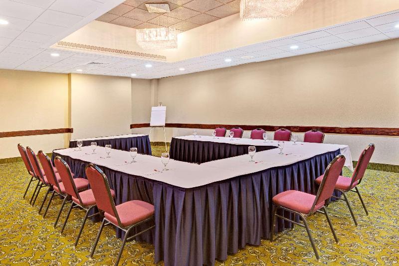 ホテル Ramada By Wyndham Statesville