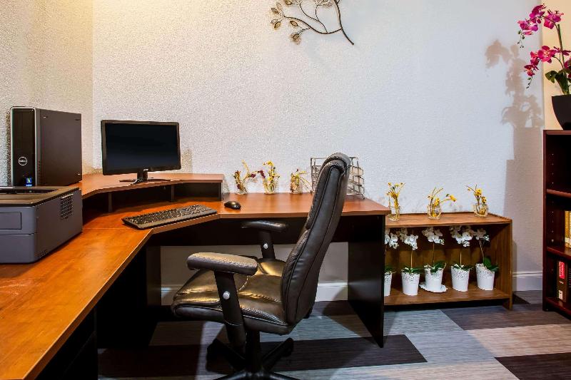 ホテル Ramada By Wyndham Statesville