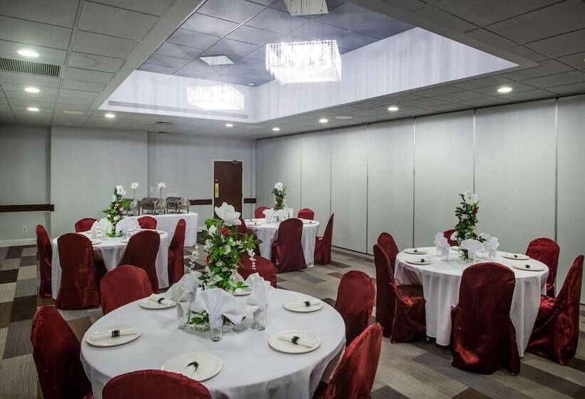 ホテル Ramada By Wyndham Statesville