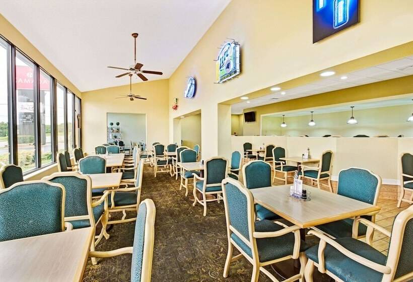 ホテル Ramada By Wyndham Statesville