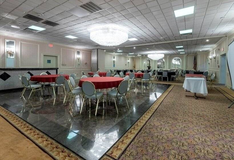 فندق Red Roof Inn Plus Newark Liberty Airport   Carteret