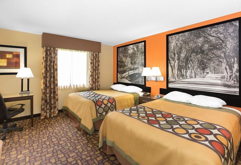 فندق Super 8 By Wyndham Clive Ia