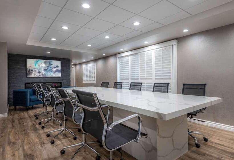 The Volare, Ascend Hotel Collection