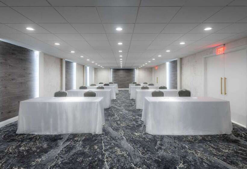 The Volare, Ascend Hotel Collection