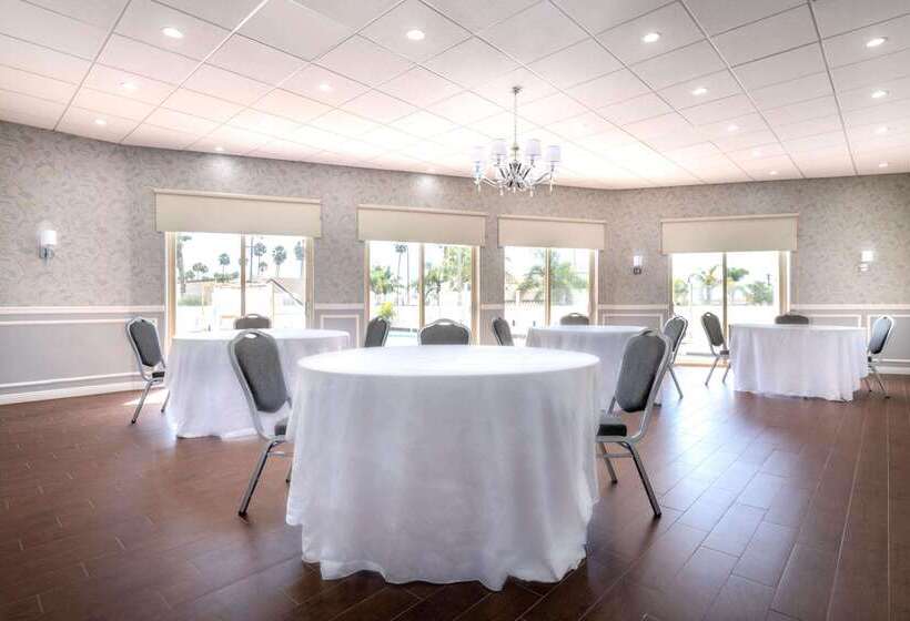 The Volare, Ascend Hotel Collection