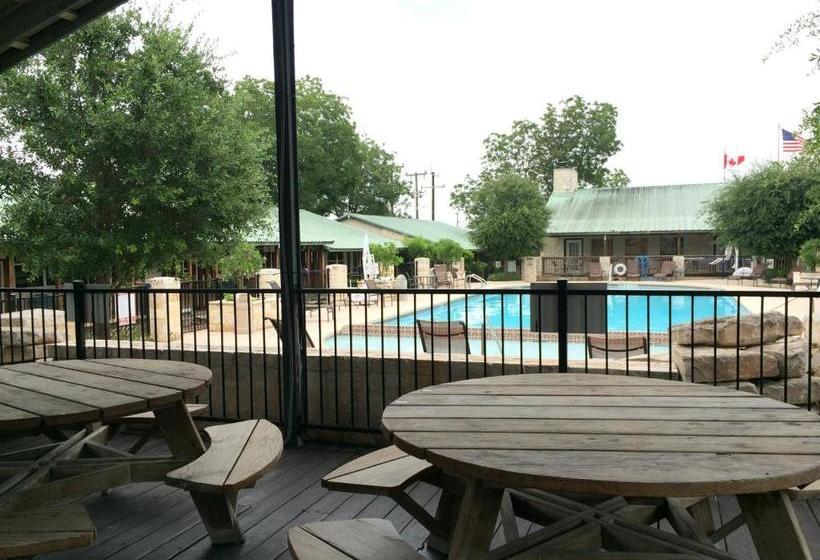 فندق Travelodge Inn & Suites By Wyndham San Antonio Airport