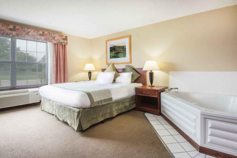 ホテル Candlewood Suites Wichita Northwest, An Ihg