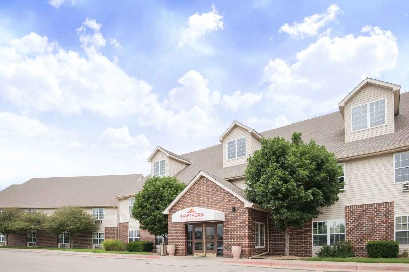 ホテル Candlewood Suites Wichita Northwest, An Ihg