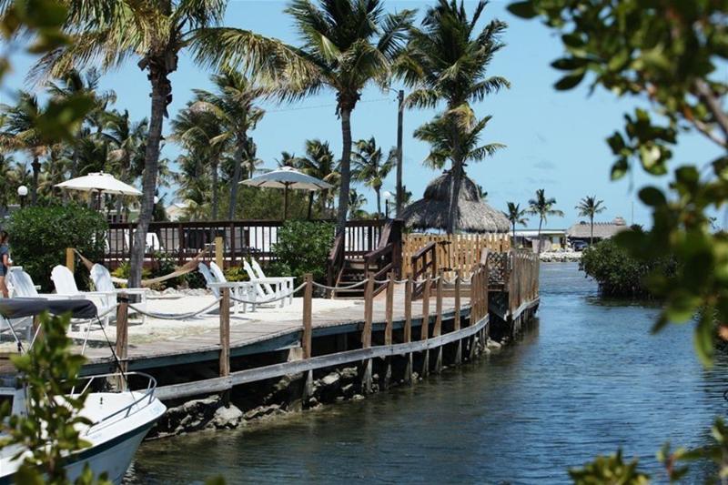 فندق على الطريق Fisher Inn Resort & Marina