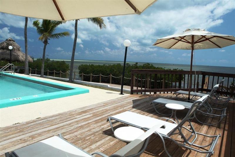 فندق على الطريق Fisher Inn Resort & Marina