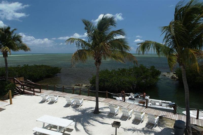 فندق على الطريق Fisher Inn Resort & Marina