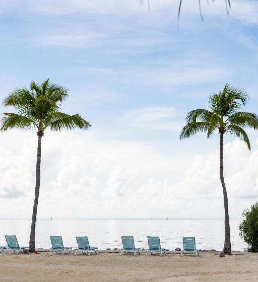 فندق على الطريق Fisher Inn Resort & Marina