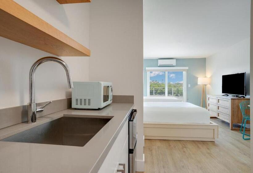 فندق على الطريق Fisher Inn Resort & Marina