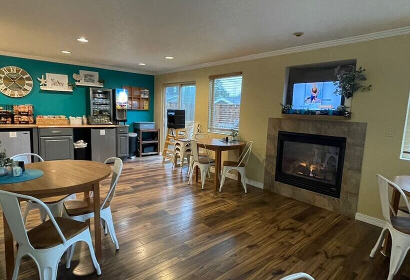 モーテル Hi Tide Oceanfront Inn