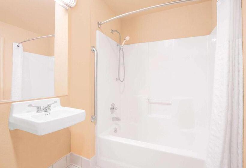 Курорт Hawthorn Extended Stay By Wyndham Conyers