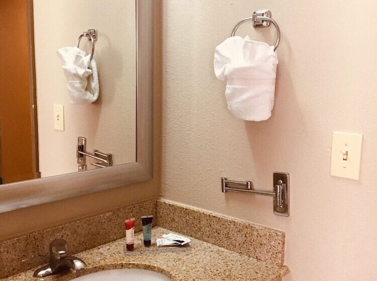 Курорт Hawthorn Extended Stay By Wyndham Conyers