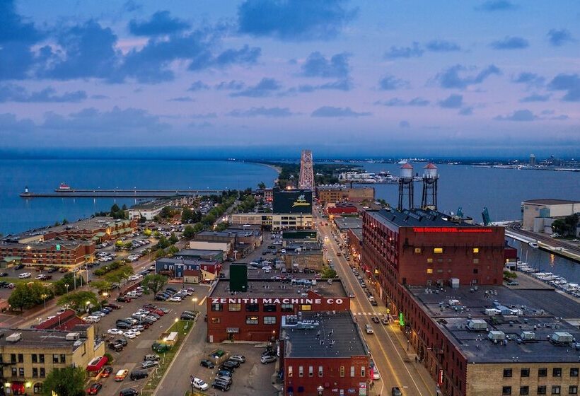 The Suites Hotel At Waterfront Plaza