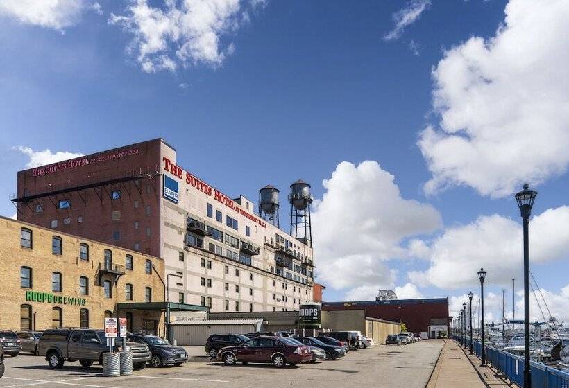 The Suites Hotel At Waterfront Plaza