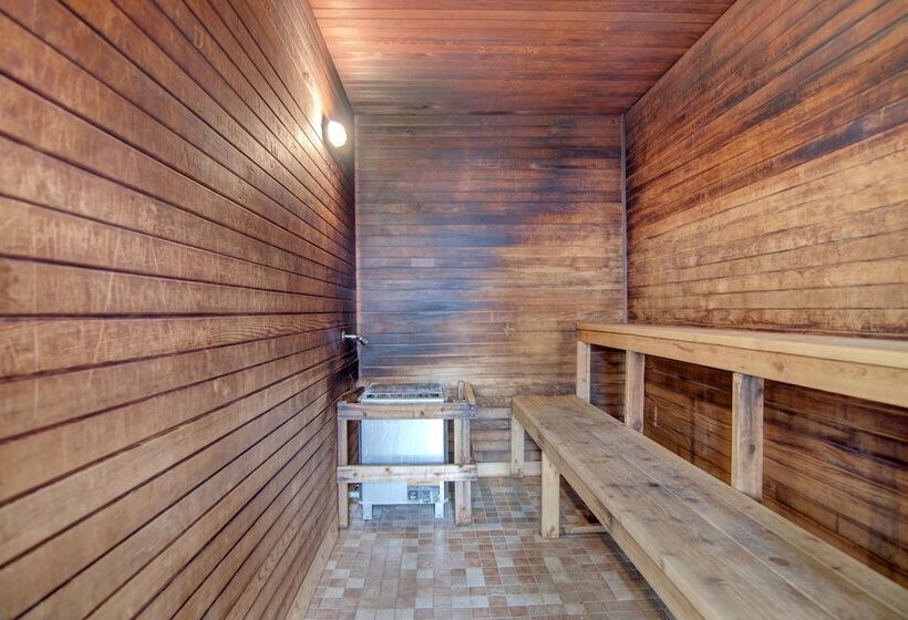 The Suites Hotel At Waterfront Plaza