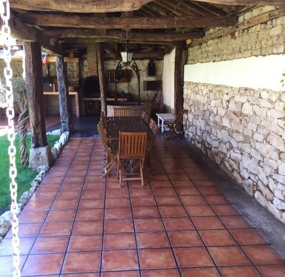 Spacious Villa With Private Pool Campo De Cuellar