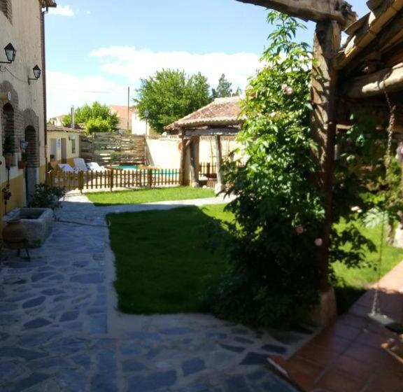 Spacious Villa With Private Pool Campo De Cuellar