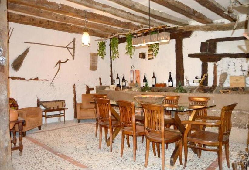 Spacious Villa With Private Pool Campo De Cuellar