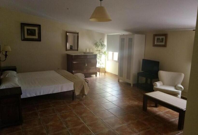 Spacious Villa With Private Pool Campo De Cuellar