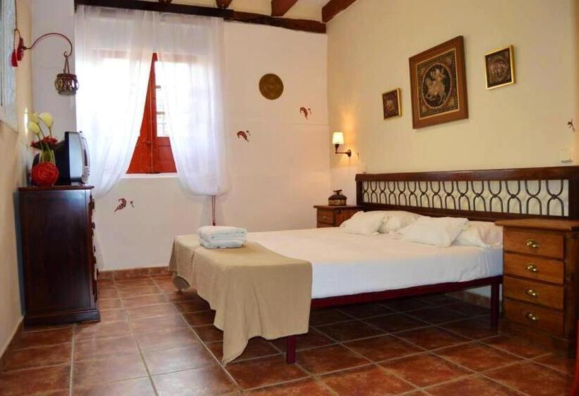 Spacious Villa With Private Pool Campo De Cuellar