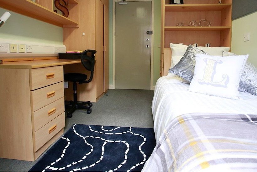 Общежитие Agnes Jones House  Campus Residence