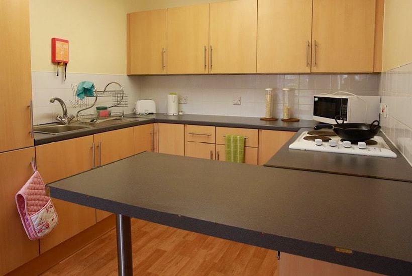 Общежитие Agnes Jones House  Campus Residence