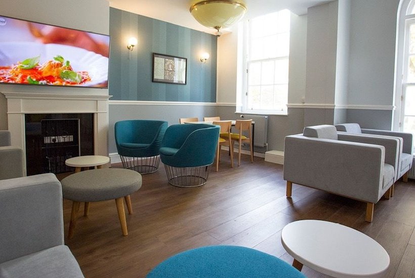 Общежитие Agnes Jones House  Campus Residence