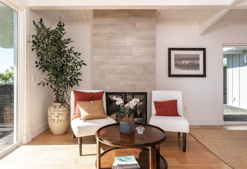 Beautifully Designed Palos Verdes Villa W/ Private Beach And Stunning Views