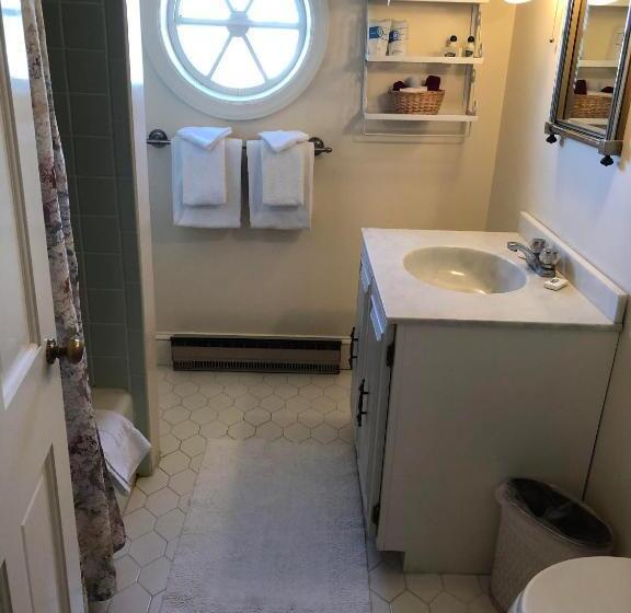 مبيت وإفطار Channel Bass Inn And Restaurant