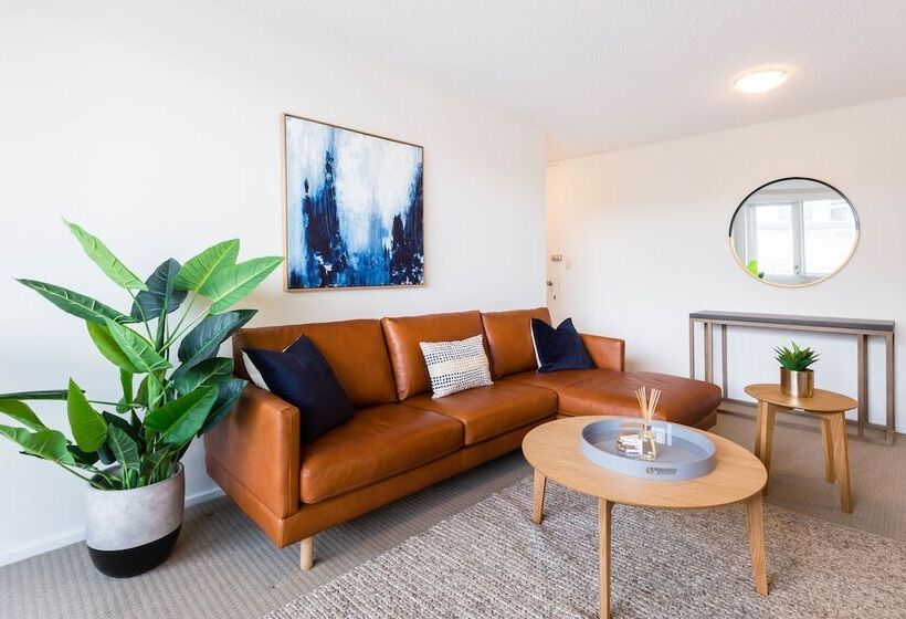 Brooke, 1bdr St.kilda Apartment