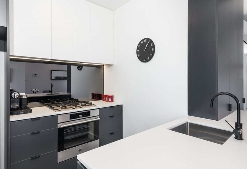 Caulfield North Executive