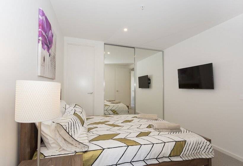 Heart Of St Kilda By Ready Set Host