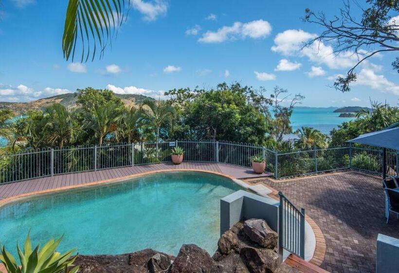 Heliconia 10 Newly Renovated Centrally Located House Hamilton Island