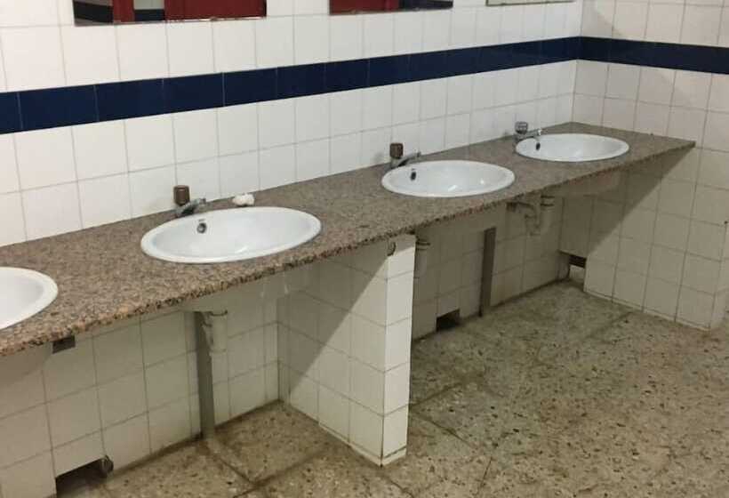 בית מלון כפרי Star Surf Camps